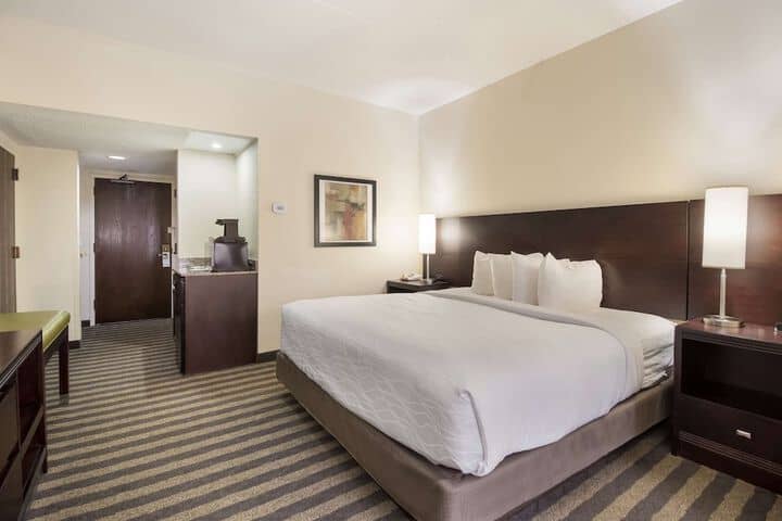 Room 10 of 26