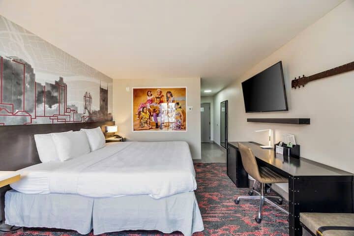 Room 42 of 98