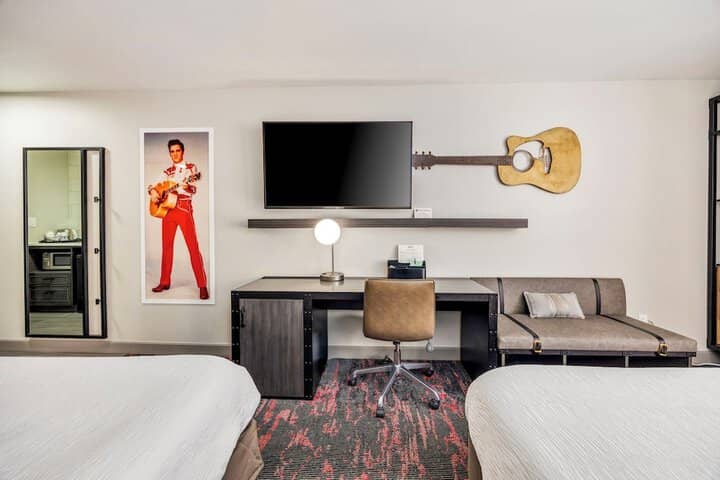 Room 43 of 98