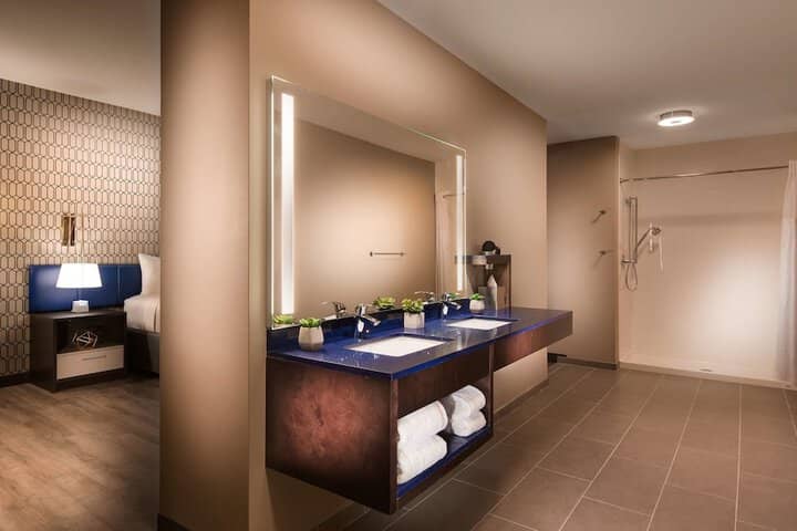 Room 15 of 21