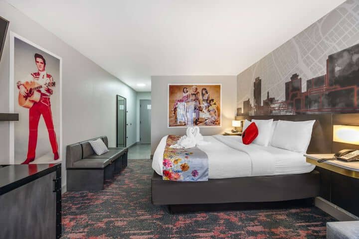 Room 25 of 98