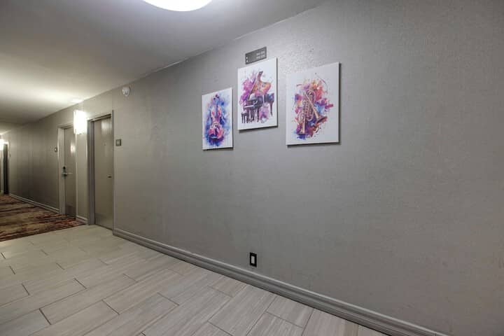 Ballroom/Hall 87 of 98