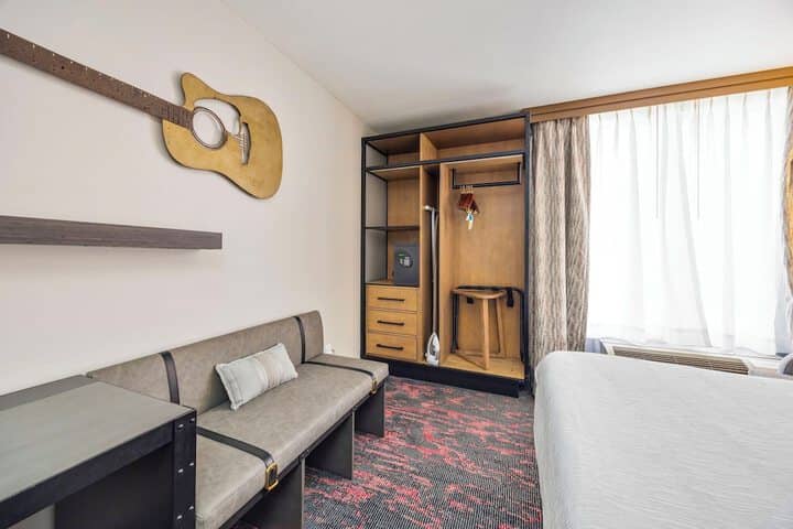 Room 29 of 98