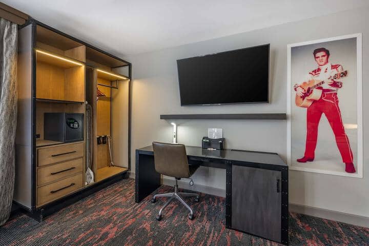Room 26 of 98