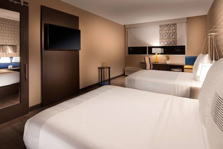 Room 10 of 21