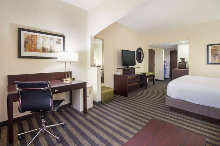 Room 16 of 26