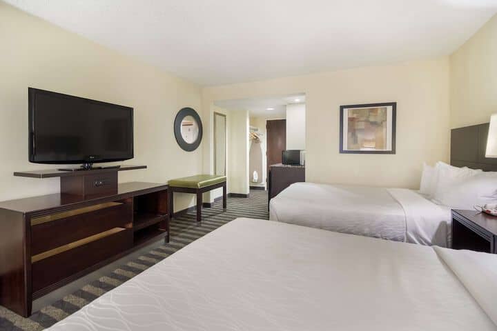 Room 9 of 26